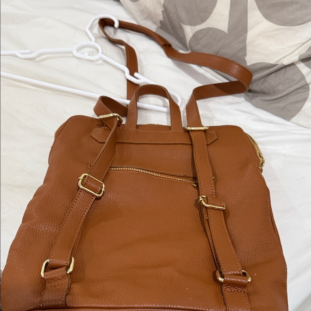 Elegant Brown Leather Shoulder Bag